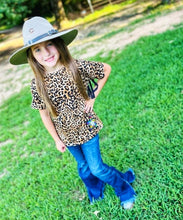 Leopard fringed sequined patched tee