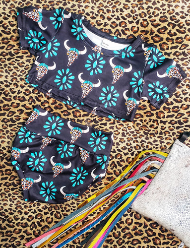 Cover me in turquoise skull set