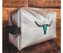 Western feel traveler
