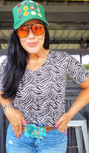 Mamacita Zebra status tee