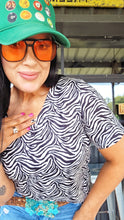 Mamacita Zebra status tee
