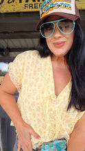 Mamacita granny floral lace top