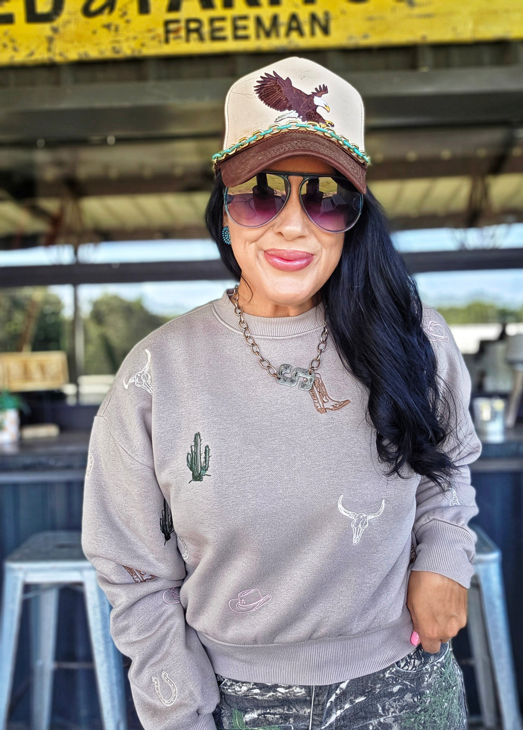 Embriodered cozy western sweatshirt