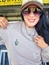 Embriodered cozy western sweatshirt