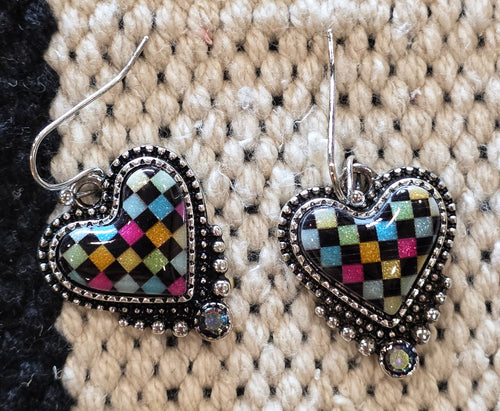 Checkered heart earrings