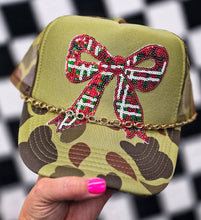 Camo christmas trucker hat