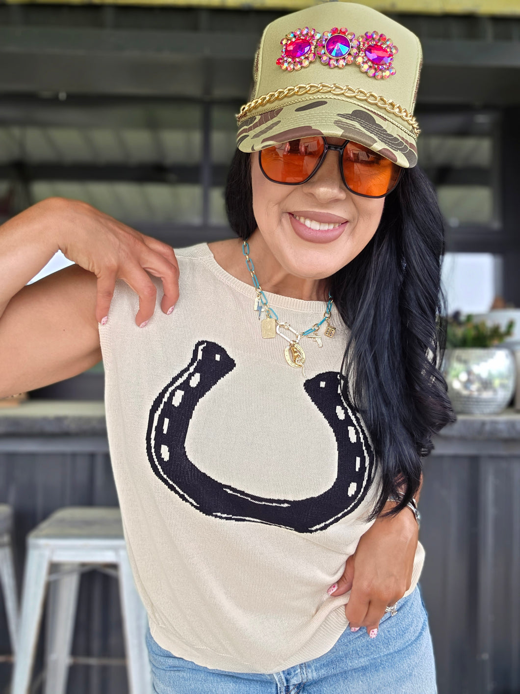 Laredo luck horseshoe sweater vest