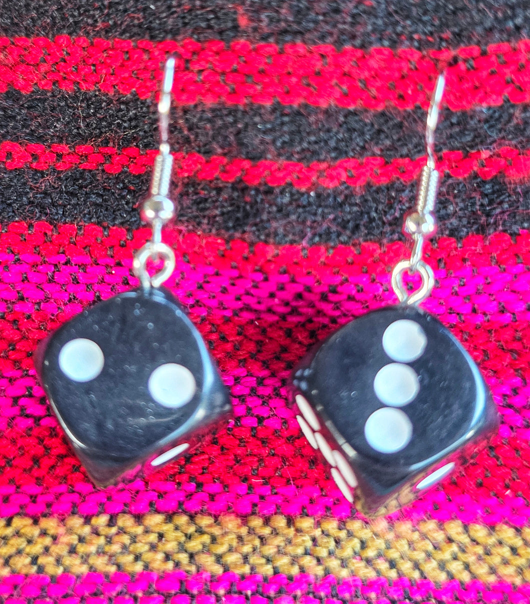 Dice game earringa