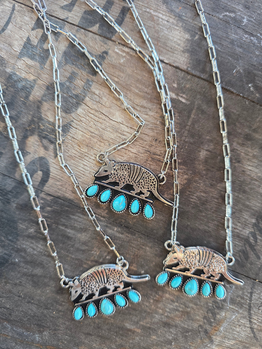 Dillo days necklace