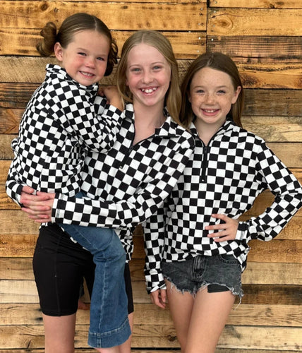 Checkered babes pullover