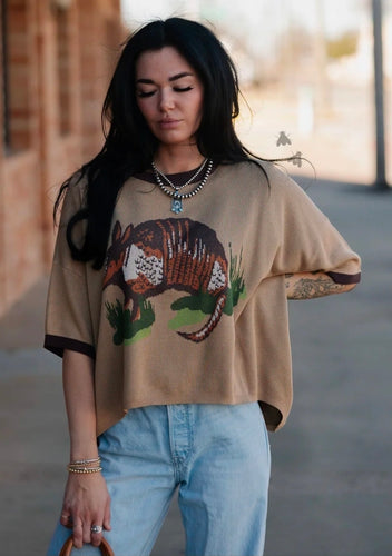Dillo days sweater tee