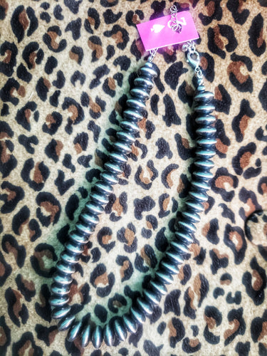 Simple faux navajo pearl choker