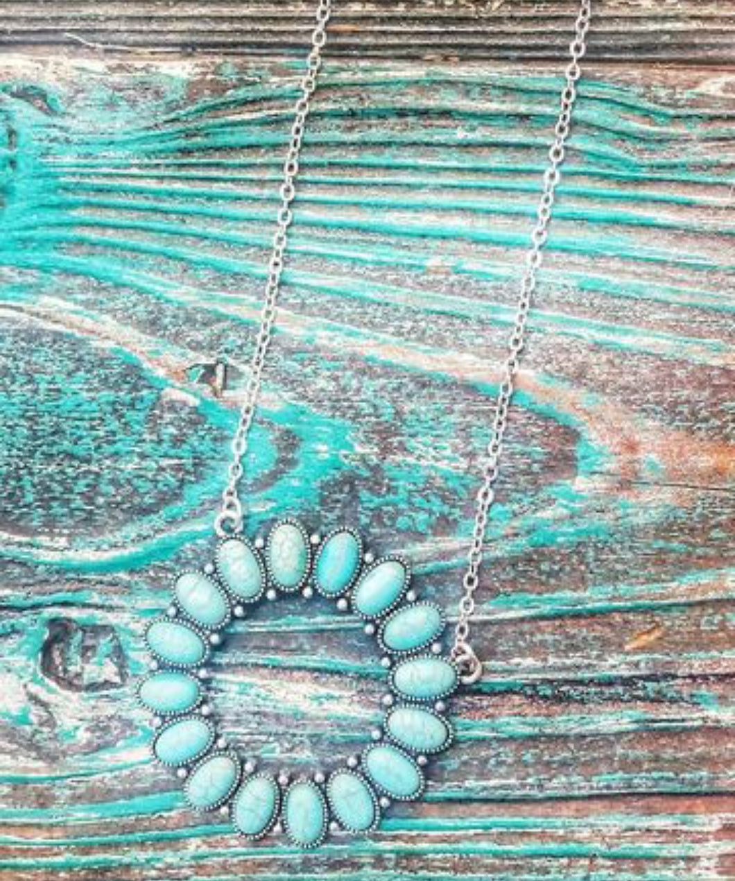 Circle studded turquoise necklace